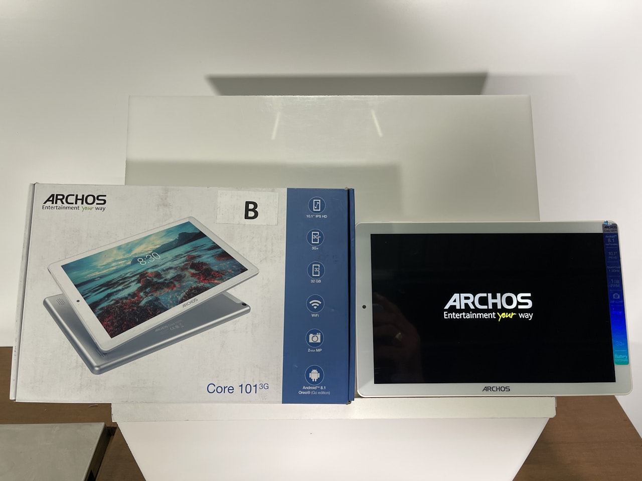 1 tablette tactile (rayures) Fonctionnel avec rayures Vendu en l’état sans garantie